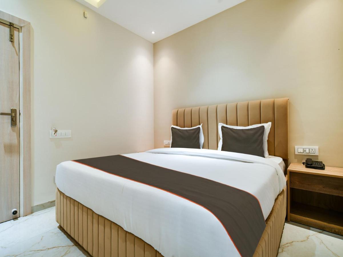 Collection O Hotel Mint インドール エクステリア 写真