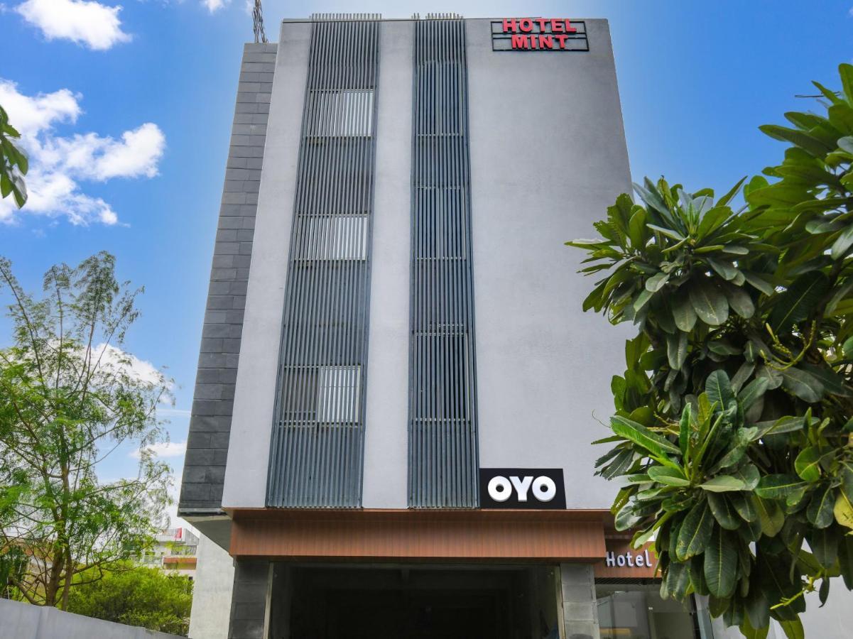 Collection O Hotel Mint インドール エクステリア 写真