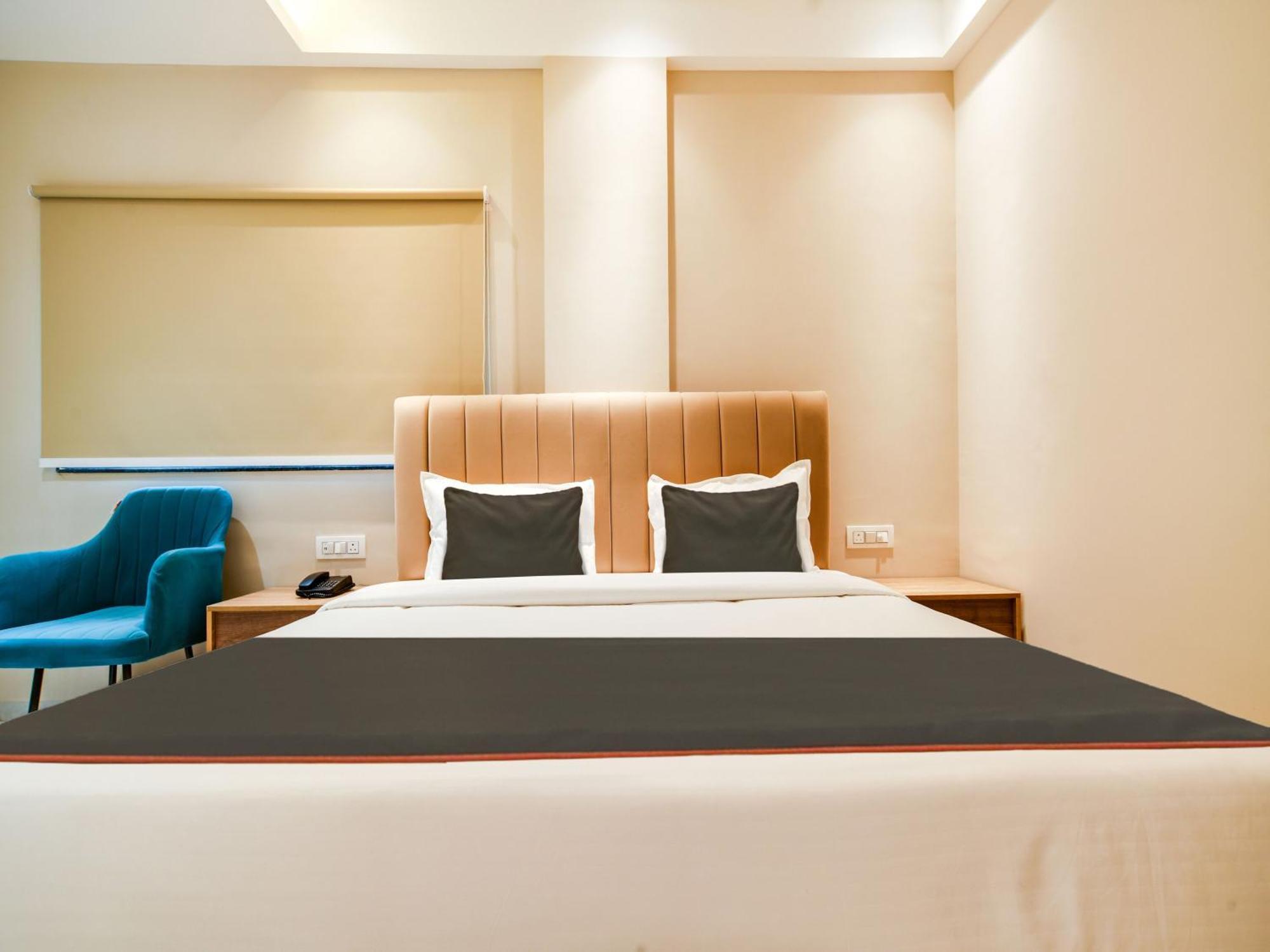 Collection O Hotel Mint インドール エクステリア 写真
