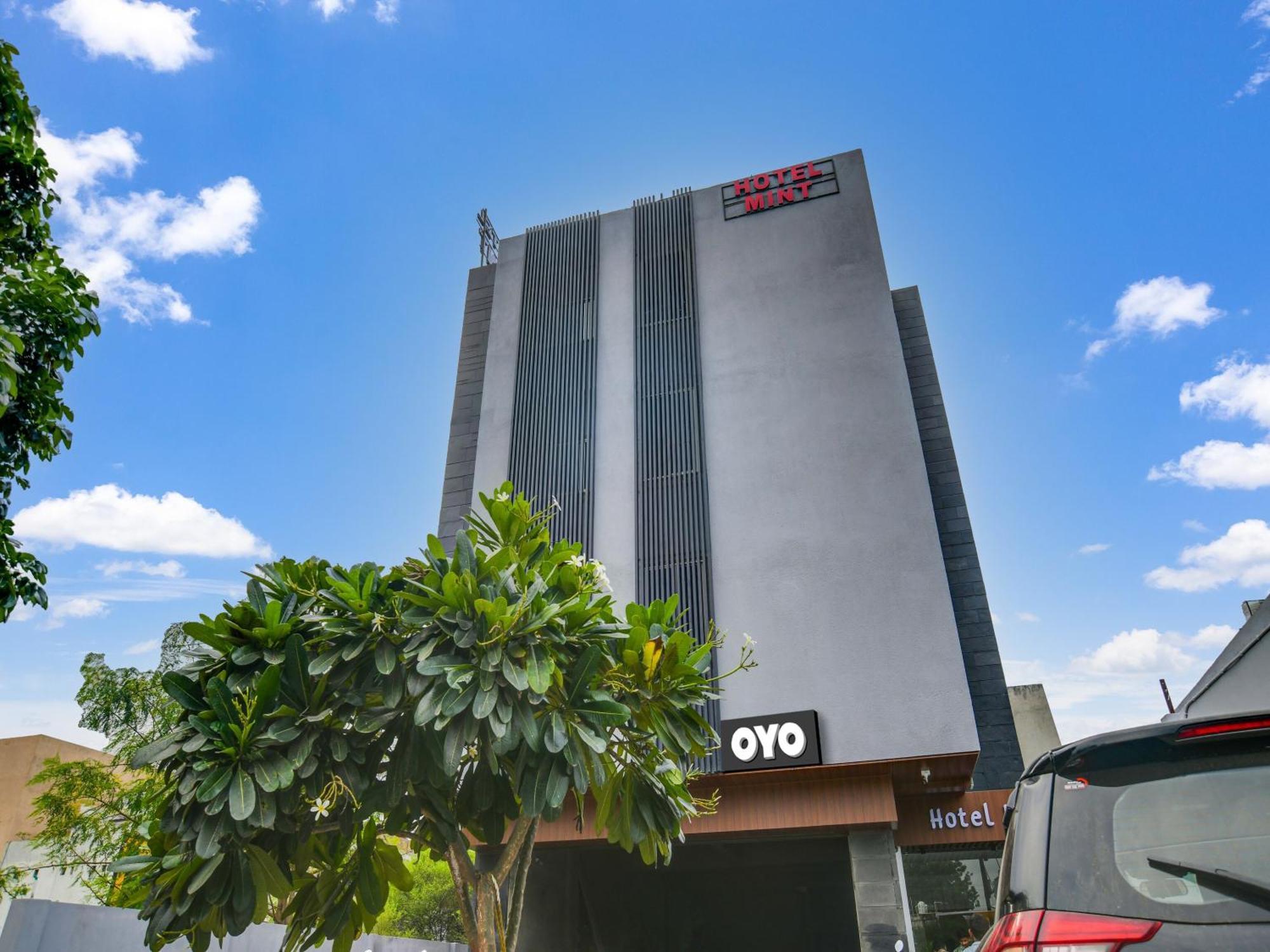 Collection O Hotel Mint インドール エクステリア 写真