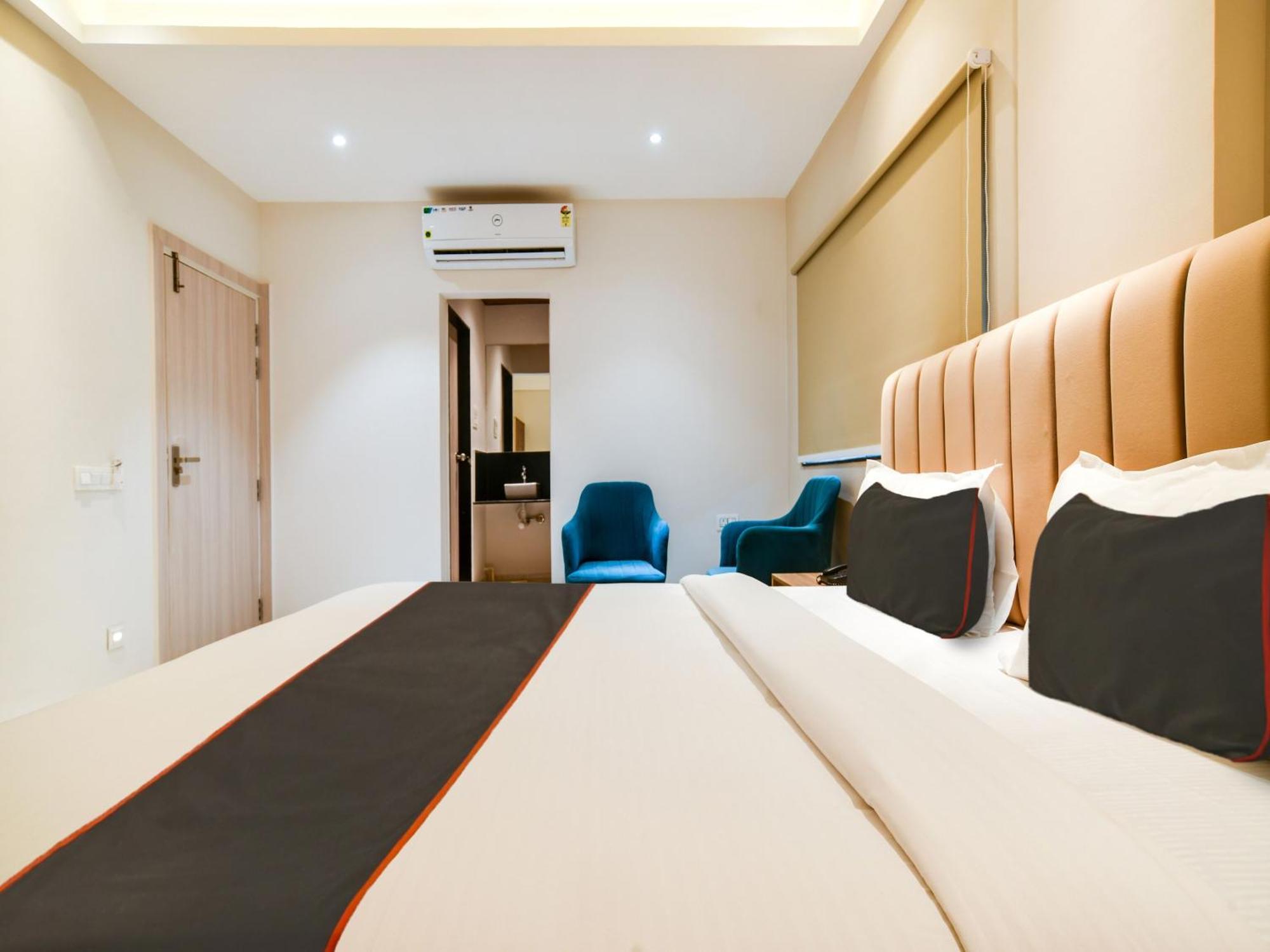 Collection O Hotel Mint インドール エクステリア 写真
