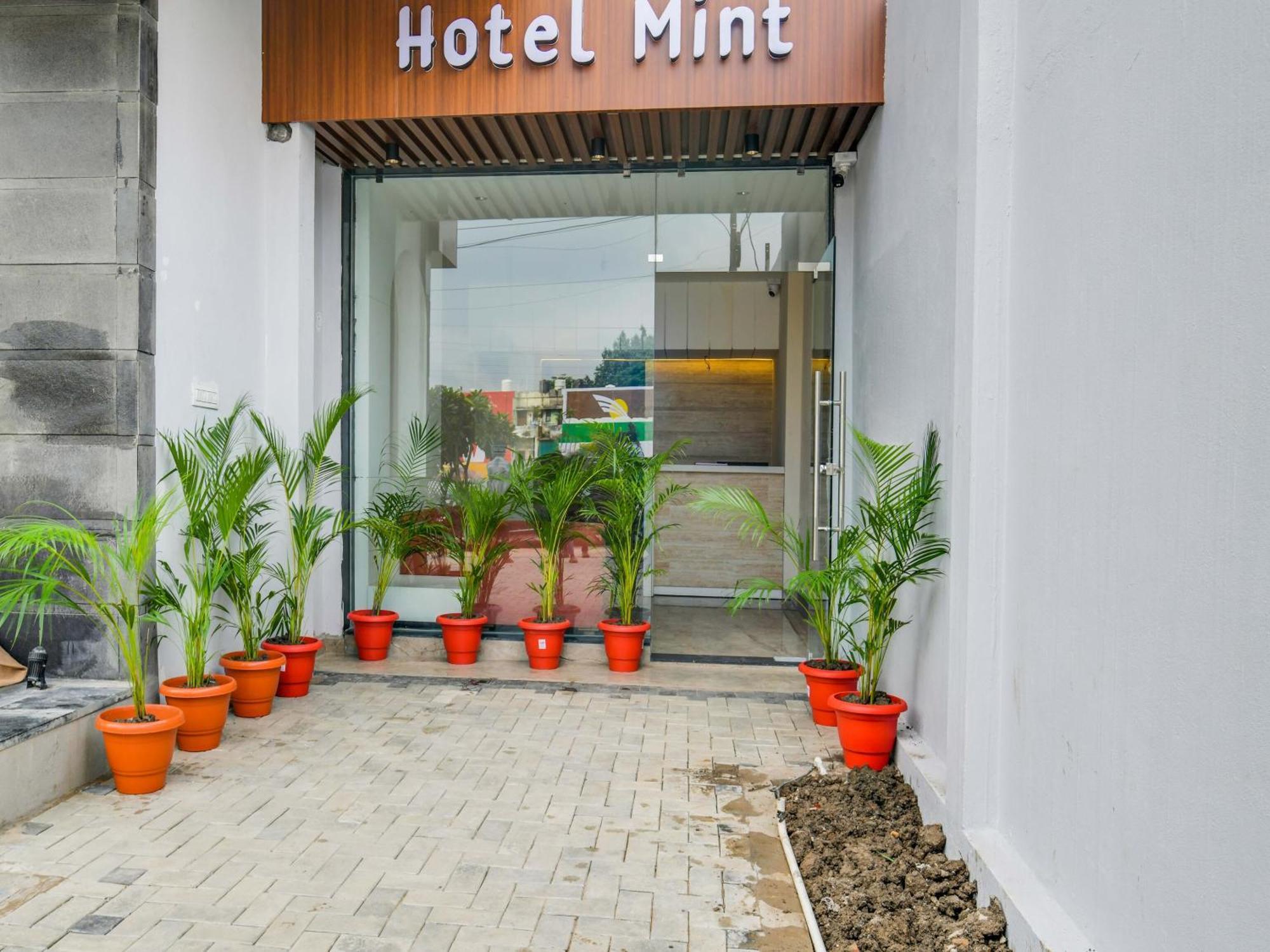 Collection O Hotel Mint インドール エクステリア 写真